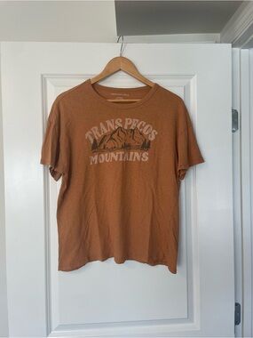 American Eagle Outfitters Mustard Crewneck Tee